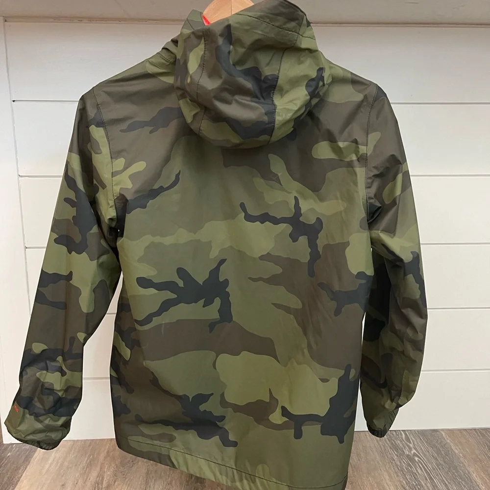 The North Face Kids Camouflage Raincoat - Green and Black - Picture 3 of 6